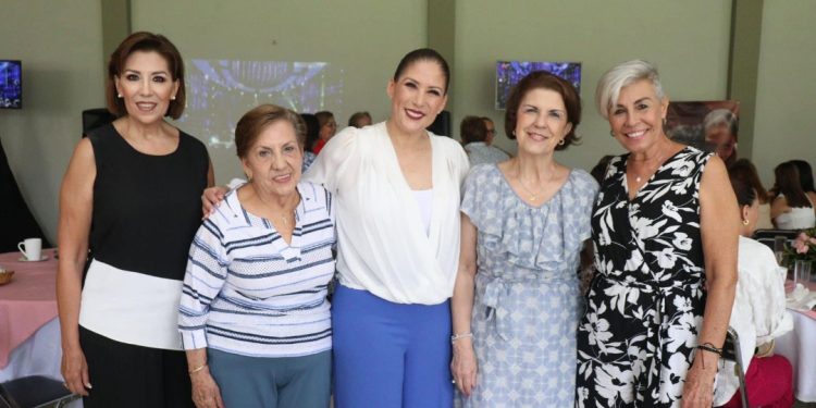 Congrega Diputada Ivonne Pantoja a mujeres zamoranas.