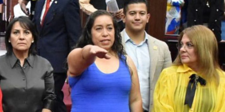 Por decisión del Legislativo, María de los Ángeles Toro es designada contralora de la CEDH