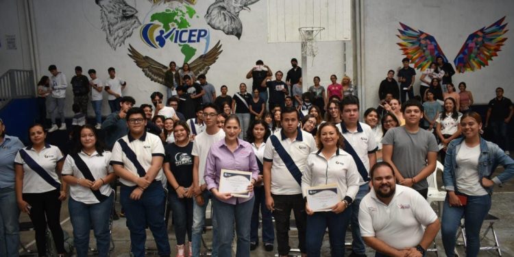 Acerca Diputada Ivonne Pantoja taller de educación emocional a jóvenes de bachillerato