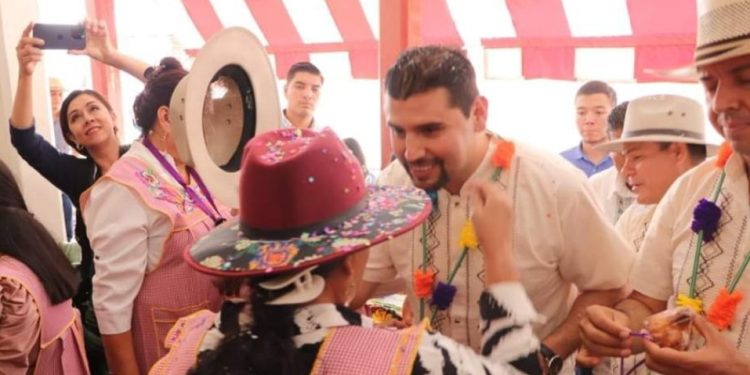 Asiste Octavio Ocampo a celebración de Corpus Christi , en Nuevo San Juan