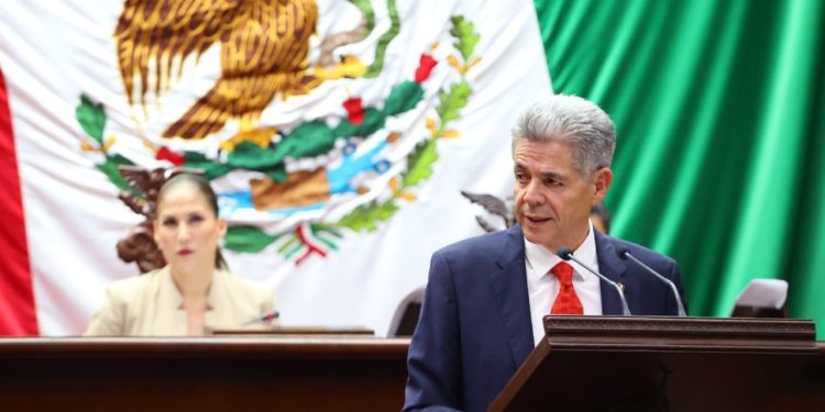 Presenta Hernández Peña iniciativas de ambientalismo y urbanismo