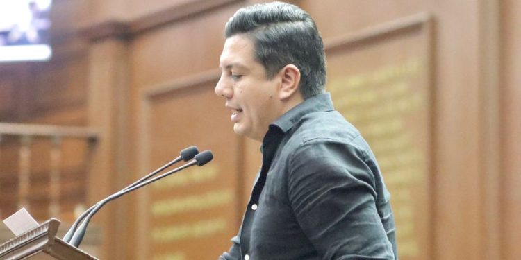 Propone diputado Oscar Escobar reformas a la ley federal del trabajo