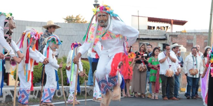 PRD Michoacán vive las tradiciones en Charapan y Nuevo Parangaricutiro