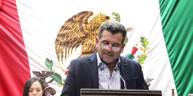 Reyes Cosari propone anular requisito de nacionalidad mexicana por nacimiento para acceder a cargos públicos