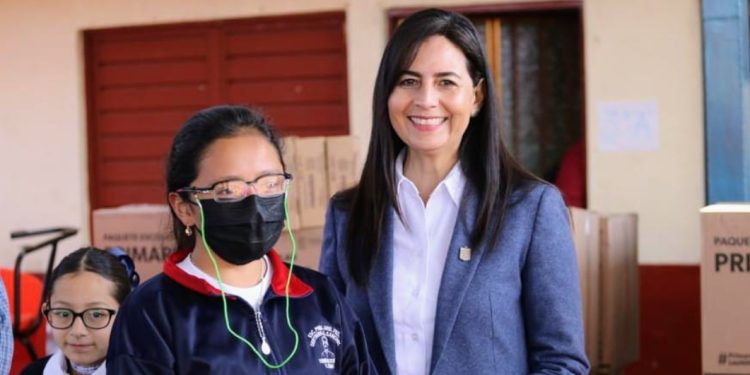 En un mes, SEE entregó lentes gratuitos a 3 mil alumnos