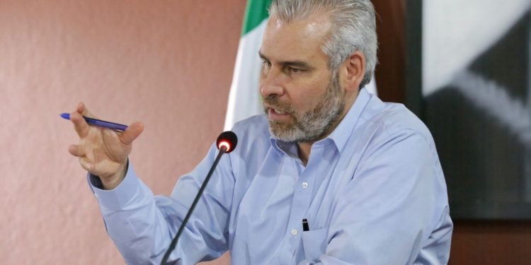 Entregadas 80% de cartas compromiso a comerciantes del mercado de Pátzcuaro