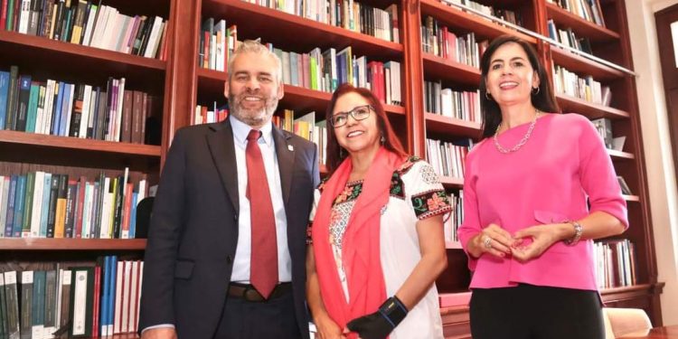 Michoacán tiene ciclo escolar completo tras 15 años de desastre