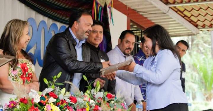 Lleva a cabo la clausura de cursos de la escuela Secundaria Técnica 24