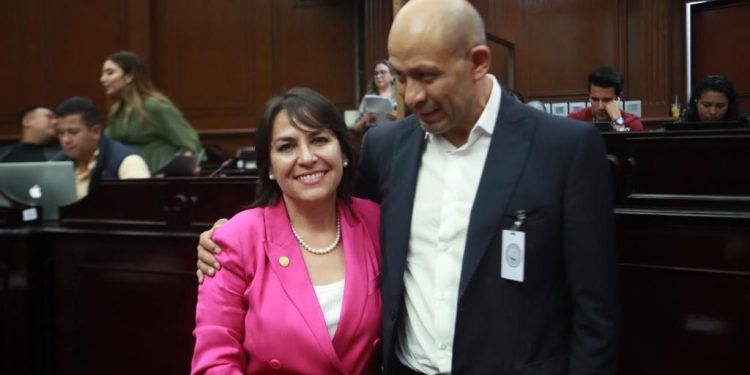 Dip. Lariza Pérez: Mi compromiso con la educación es firme