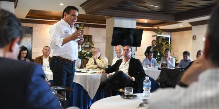 Ni me rajo, ni me bajo: Silvano Aureoles