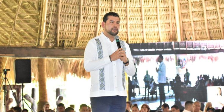 Diputados federales del PRD han defendido la democracia, la Constitución y División de Poderes