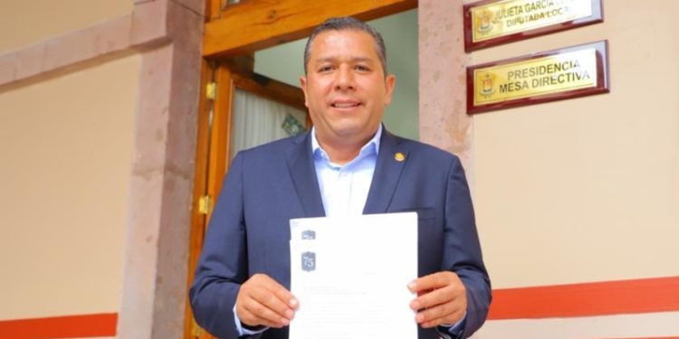 Funcionarios y candidatos deberán acreditar exámenes de control y confianza: JC Barragán