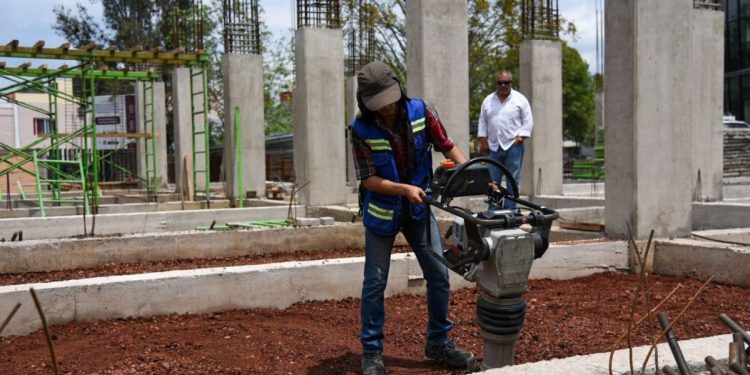 Invierte Bedolla 140 millones en escuelas de Morelia