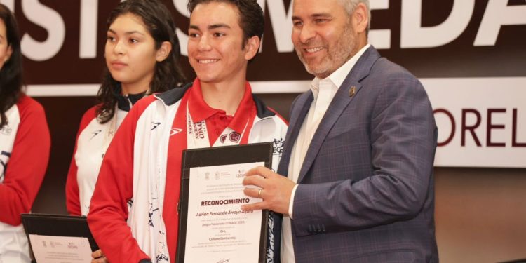 Reconoce Bedolla a medallistas de Nacionales Conade 2023