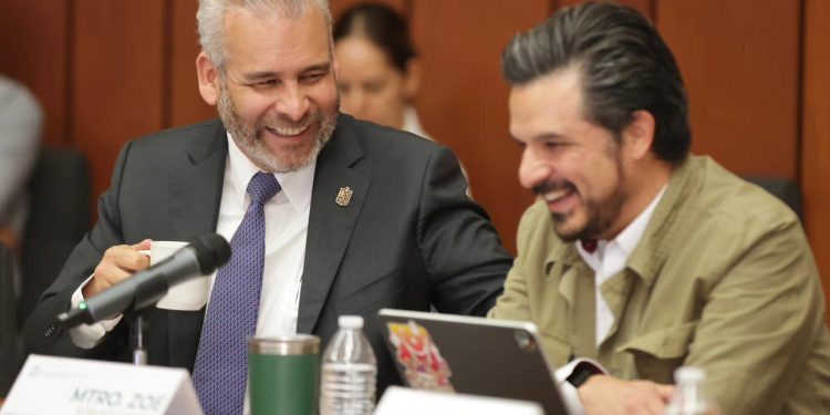 Bedolla e IMSS firman convenio para nuevos hospitales en Maruata y Arantepacua