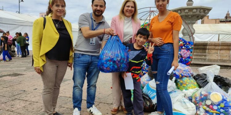 En la 13ª Feria de Regreso a Clases, recolección de tapas PET supera expectativas