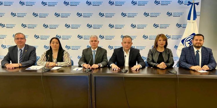 Reprueban diputados federales del PAN violencia a en Michoacán.