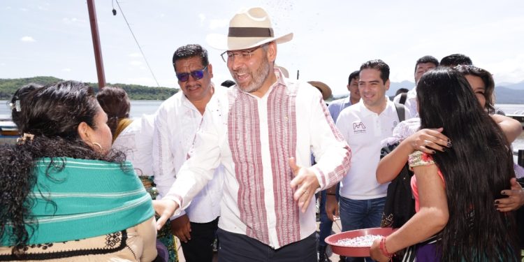 Más de mil mdp en obras para comunidades indígenas y en autogobierno: Bedolla