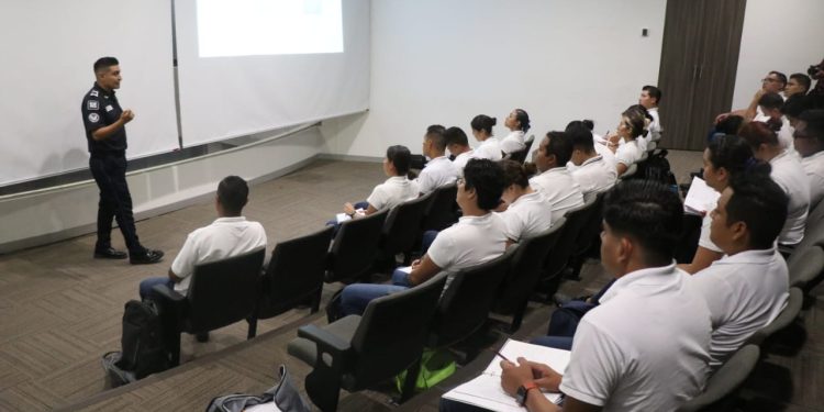 A través de la SIE de la SSP, se otorga diplomado a alumnos de la UMSNH