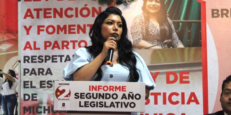 Rinde Brenda Fraga Informe de Actividades Legislativas