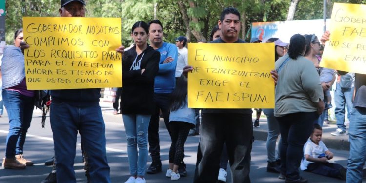 En dos años, derroche de recursos en actos políticos y personalistas