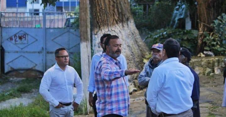 Julio Arreola continúa atendiendo a las colonias de Pátzcuaro