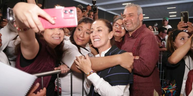 En Michoacán, Sheinbaum inicia movimiento nacional para la unidad de la transformación