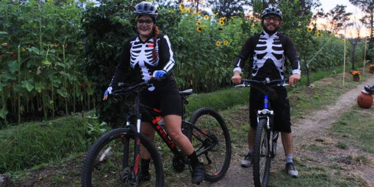 Participa en la rodada ciclista y carrera atlética de Tarímbaro