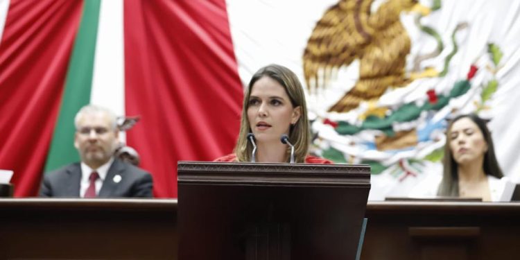 En respuesta al Segundo Informe de Gobierno del Estado, Daniela De Los Santos hace un llamado a la acción por un Michoacán, más Seguro y Próspero.