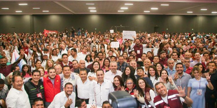 Con presencia de Bedolla y un partido unido, Morena rinde protesta a Comités de la 4T