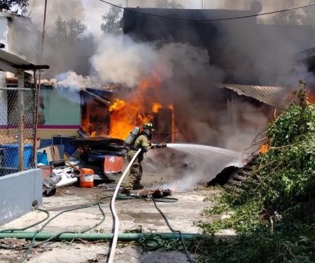 Apaga PC estatal incendio en antiguo Hospital Civil de Morelia