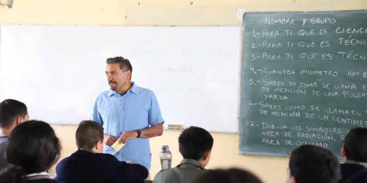 SEE atiende necesidad docente en escuelas secundarias