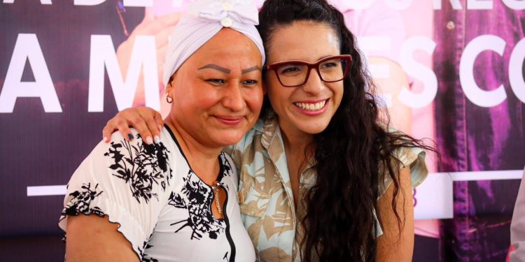 Para el combate al cáncer de mama y cervicouterino 48 mdp: Bugarini