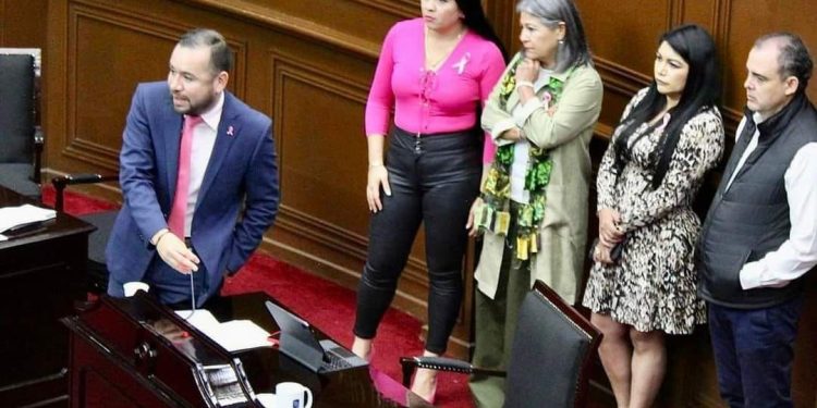 La oposición corrupta se dedica a criticar, la 4T responde con trabajo y avanza en materia educativa: Reyes Galindo