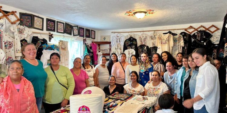 Apoya Samanta Flores a mujeres artesanas en Santa Cruz, Tzintzuntzan.