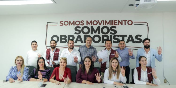 Entrega Torres Piña a dirigencia de Morena actas de 200 Comités de Defensa de la 4T creados en Zitácuaro