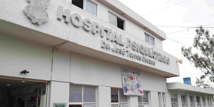 Mano a mano con vecinos, Juan Carlos Barragán rescata espacio público de La Mintzit