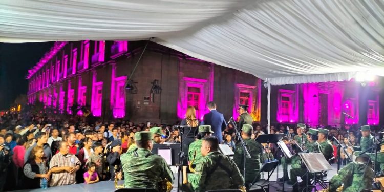 Con éxito total la Banda de Música del Ejército Mexicano puso a bailar a más de 6 mil Morelianos