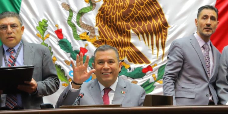 Juan Carlos Barragán presenta reforma para regular el uso de la pirotecnia en las fiestas patronales