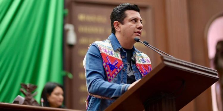 Proponen diputados Oscar Escobar y Victor Manríquez sanciones para quien practique las “terapias de conversión”