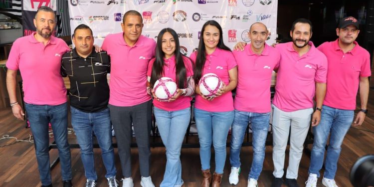 La familia del fútbol se une contra el cáncer de mama