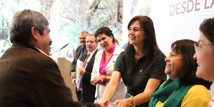 Fortalece SEE coordinación con supervisores; se benefician 356 secundarias