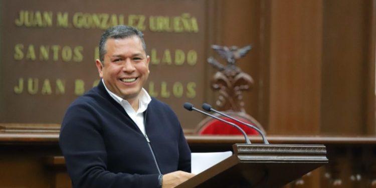 Juan Carlos Barragán propone sancionar con cárcel a quienes quemen desechos al aire lib