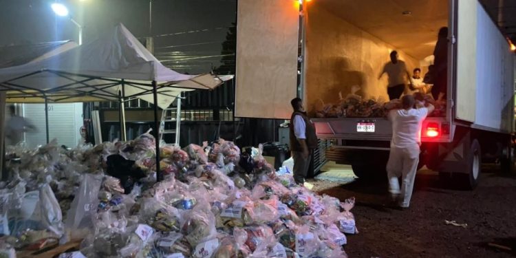 Michoacán envía primer camión con ayuda humanitaria a Guerrero, del Festival Jalo