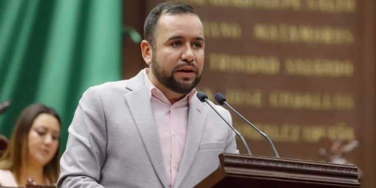 Propone Reyes Galindo habilitar el Congreso del Estado como centro de acopio para recibir víveres en apoyo a guerrerenses