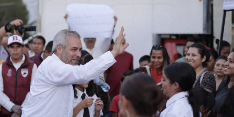 En Villas del Pedregal, inaugura Bedolla primer sistema de videovigilancia vecinal