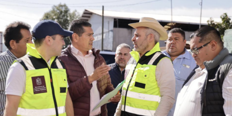 Arranca Bedolla rehabilitación del camino Cojumatlán-Marcos Castellanos