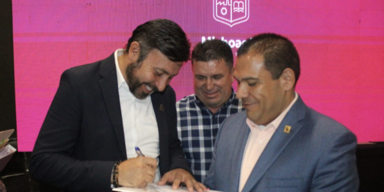 Entrega Bladimir González Proyecto Hídrico para Construcción de Plantas Tratadoras en Tarímbaro