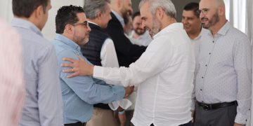 Llama Bedolla a poderes y órganos autónomos refrendar compromiso con la justicia