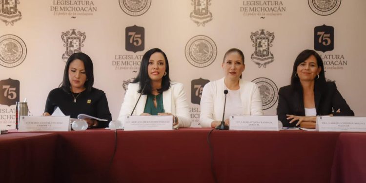 Diputadas buscan trabajar en la protección de la niñez y la adolescencia de la mano de la SEE